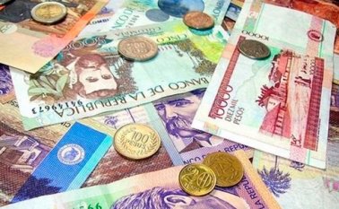 Una moneda de 100 pesos actual equivaldría a 10 centavos. Internet