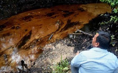 El personal médico señaló que si los niños y demás personas de los sectores donde se registró el escape de petróleo del pozo Lizama, se enferman, deben acercarse a buscar atención en los puestos de salud. Colprensa