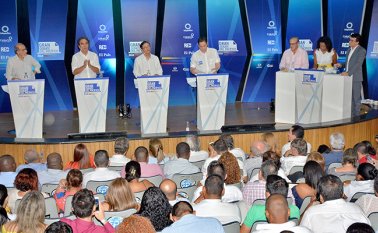 Desde que empezaron los debates en las distintas regiones del país, los ciudadanos se han conectado mucho más con la carrera presidencial, como lo dejan en evidencia las redes sociales. Colprensa