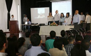 El acto, realizado en el Teatro Municipal, fue encabezado por el alcalde César Rojas. Cortesía