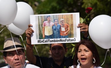 El reportero Javier Ortega (32 años), el fotógrafo Paúl Rivas (45) y el conductor Efraín Segarra (60), del diario El Comercio, fueron secuestrados y asesinados por disidentes de las Farc. AFP