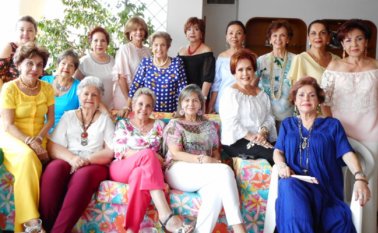 La cumpleañera fue agasajada con un suculento almuerzo. Laura Correal