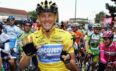 Lance Armstrong ganó siete veces el Tour de Francia con la ayuda de fármacos que le significaron una ventaja. Años después de los hechos, el exciclista deberá pagar la indemnización a su equipo patrocinador, de ese entonces. Internet