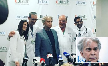 El cantante venezolano José Luis Rodríguez entró de la mano de su esposa Carolina Pérez a su encuentro con los medios a cuatro meses después de que fuera sometido a un doble trasplante de pulmón. Tomada de Twitter