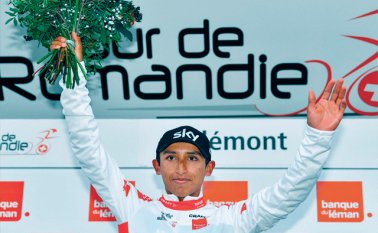 Bernal terminó segundo en la general y la camiseta del joven piloto en el último día en el Tour de Romandía para coronar otra semana impresionante para el deportista de 21 años. Twitter Sky