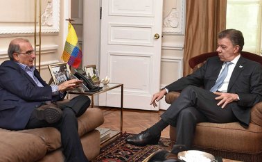 El presidente Juan Manuel Santos también se refirió a lo dicho por su exjefe negociador en los diálogos con las Farc y le insistió en que el proceso de implementación no es fácil y que no va a permitir que “nadie se lo tire”. Colprensa