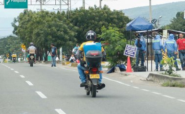 La avenida 10 de Los Patios maneja dos tipos de fotomultas móviles y fijas. La concesión contabiliza más de tres mil infracciones al mes. Mario Franco