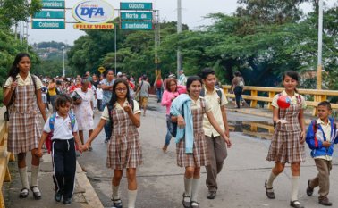 El transporte escolar a través del corredor humanitario es una dirección del ministerio de Educación en acuerdo con la Cancillería. Archivo
