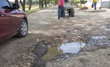 La Alcaldía bien podría apoyarse en herramientas tecnológicas como aplicaciones móviles que permitan a los cucuteños advertir de los daños en las vías, señaló Bachir Mirep. La Opinión