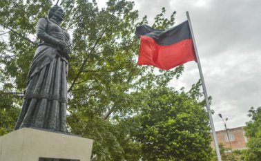 La bandera fue oficializada 59 años después de haberse ondeado por primera vez en Cali, durante los Primeros Juegos Olímpicos Nacionales. La Opinión