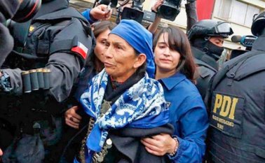 ‘Machi’ o mayor figura religiosa y médica de esta etnia fue absuelta de los cargos.
AFP