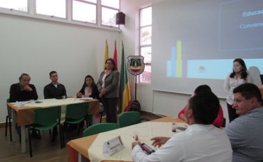 La rectora del Iser, Ludy Carrillo Candelo, dio apertura a la especialización tecnológica con la delegada del Ministerio de Educación, Yahir Aguilar. Roberto Ospino