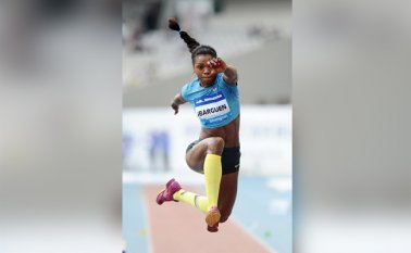Ibargüen superó dos jamaicanas, Kimberly Williams, hasta hoy líder de la lista mundial del año con 14,64, y Shanieka Ricketts, tercera. Tomada de Twitter @iaaforg