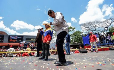 Para Maduro, el presidente colombiano Juan Manuel Santos participa en una "campaña permanente contra Venezuela" . AFP