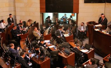 Las Comisiones I del Senado y la Cámara avanzaron este jueves en la votación de la ley que da un reglamento de funcionamiento a la Justicia Especial de Paz. Colprensa