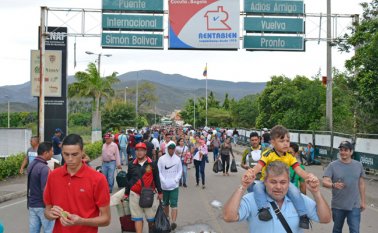 Venezuela mantiene cerrada la frontera con Colombia para el paso vehicular desde el 19 de agosto de 2015, por decisión unilateral del presidente Nicolás Maduro. Archivo
