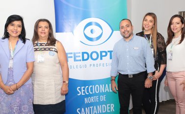 Lus E González, Alexandra Garzón, Jorge Silva, Johanna González y Laura Rueda, expositores. César Obando