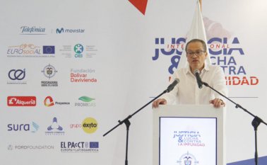 “La decisión es inédita en el sentido de que no existe dentro del ordenamiento constitucional y legal colombiano la figura de la suspensión del trámite de extradición”, expresó Fernando Carrillo. Tomada de Twitter