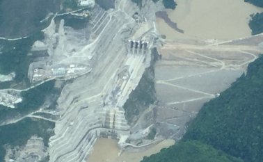 El logro de la cota 410 es importante para asegurar que si el agua se sigue acumulando en el embalse, no va a sobrepasar la presa ni va a generar grietas que afecten su estabilidad estructural. Colprensa