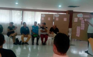 Reunión entre vendedores informales y Alcaldía. Cortesía