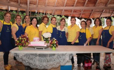 Nancy de Parra, Fanny de Arciniégas, Lucy García, Judith de Gómez, Sonia de Rodríguez, Fanny de Figueredo, María E. Llanes, Piedad de Salgar, Graciela de Ronderos, Fanny Molina, Fabiola Hernández y Libia Cervantes. César Obando