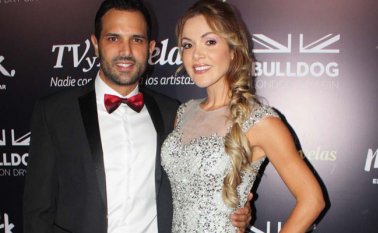 El actor cucuteño Alejandro Estrada y su futura esposa, la actriz Nataly Umaña, quienes llevan seis años de relación. Internet