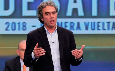 Fajardo asegura que mantiene lo que dijo en campaña que ni Duque ni Petro.
 Archivo