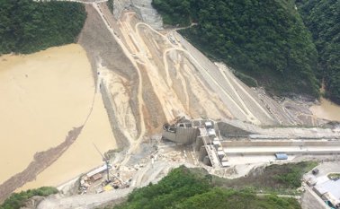 Según los expertos en geología en la montaña hay un agrietamiento, más arriba de la zona del pasado derrumbe. Colprensa