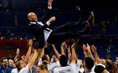 Designado como entrenador blanco a principios de 2016, el elegante excentrocampista francés congenió rápidamente con los astros de la plantilla blanca. AFP