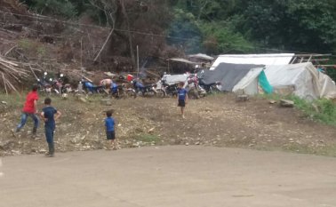 Ahora, se espera que paulatinamente se desmonten los refugios humanitarios y la comunidad retorne a sus veredas, mientras se da la solución política entre Eln y Epl. Tomada de Twitter