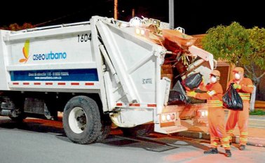 Aseo Urbano se ocupa del manejo de residuos sólidos en Manizales, Cali, Mocoa, Pasto y varios municipios de la Costa Atlántica, occidente y centro del país.
Archivo