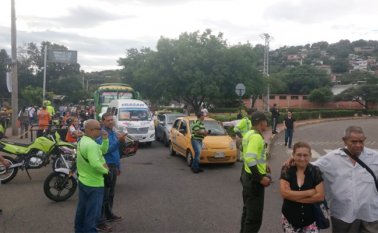 Así estaba a las 7:30 am de este domingo la avenida Demetrio Mendoza, a la altura de la redoma de San Mateo. La Opinión