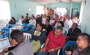 En Pamplona se reunieron el gerente del hospital San Juan de Dios, Hernando Mora; el presidente de Anthoc, Arístides Hernández y los empleados, quienes se comprometieron a conformar veedurías para que el plan de saneamiento se cumpla al ciento por ciento.
Roberto Ospino / La Opinión