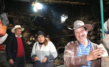 Por décadas se iluminaron con velas. Cortesía