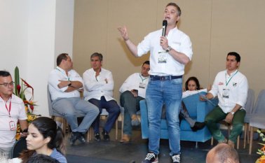 La reunión estaba prevista para las 9:30 de la mañana de este martes. Mario Caicedo / La Opinión