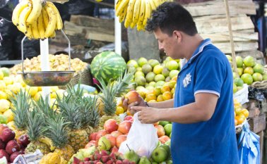 Los precios de los alimentos presentaron un comportamiento de -0,55% en mayo de este año. Archivo