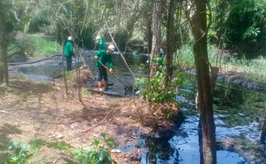 Así se ve la mancha de crudo en Tibú. Cortesía