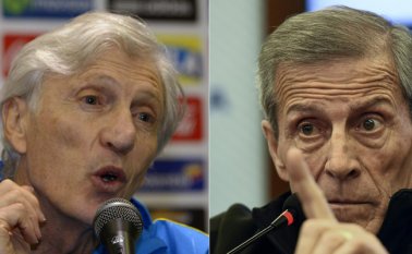Pékerman (izqueirda) llega a su tercer Mundial, tras disputar con Argentina el de Alemania-2006 y con Colombia el de Brasil-2014, donde llevó a Colombia a la mejor actuación de su historia, los cuartos de final.
AFP