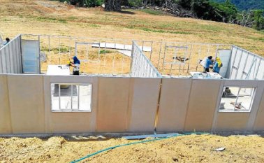 El programa de construcción se desarrolla en 18 municipios.  Llevan 37 aulas en las zonas rurales. Cortesía