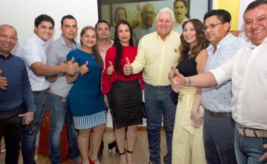 Gregorio Rivera, Miguel Bayona, Uriel Quintero,Fredy Vargas,Nubia Gonzales,  Leidy Bermúdez, Secretaria del Banco del Progreso, Cesar Omar Rojas Ayala,  Nubia Gonzalez,  Juan Torres y  Yansen Estupiñán. Cortesía