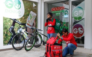 La empresa busca motivar A los jóvenes a trabajar en su tiempo libre y ayudar a la conservación del medio ambiente cambiando los vehículos de mensajería tradicionales por bicicletas Mario Franco