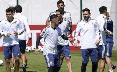 ‘La Pulga’ Lionel Messi disputará en Rusia su cuarto Mundial con un único objetivo: levantar la copa el próximo 15 de julio. AFP