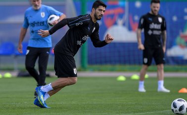 Luis Suárez acumula 51 goles en 99 partidos. AFP