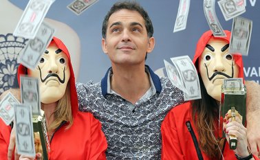 "La casa de papel" rompe "todos los códigos" del género. AFP