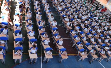 No solo mejoró la infraestructura de los distintos colegios del sector público, también el mobiliario empleado por los estudiantes fue modernizada. En esta alcaldía la inversión en esta materia asciende a $5.799 millones. Luis Alfredo Estévez