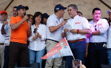 El candidato presidencial del Centro Democrático Iván Duque, con algunos dirigentes del uribismo en Norte de Santander. Archivo La Opinión