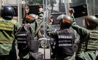 También aseguró que a los detenidos les han sido retiradas sus credenciales y sus beneficios como integrantes de las Fuerzas Armadas. Internet