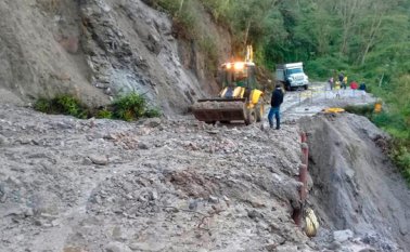 En el sector santa maría, kilómetro 92+300, se reanudaron los trabajos para recuperar el corredor vial. Cortesía