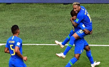 Neymar Jr estalló en llanto tras el pitazo final del encuentro que les dio la vida en Mundial. AFP