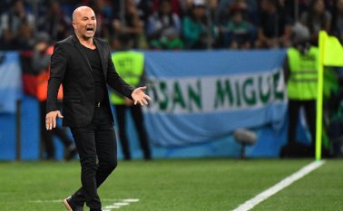 Argentina sucumbió de forma estrepitosa ante Croacia y quedó al borde de la eliminación en Rusia-2018. AFP